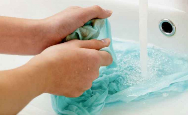 tirar-mancha-de-tintura-da-toalha-de-salao-5-640x391 Aprenda como tirar mancha de tintura da toalha de salão Dicas para Salão de Beleza Toalha para Salão de Beleza 